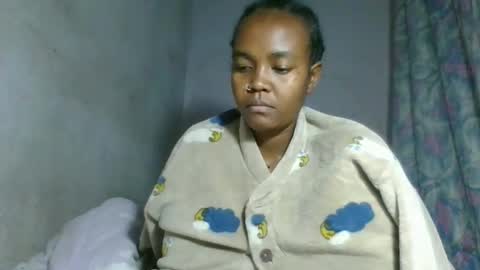 Snapshot of caella98 chatting on April 21, 2:51 am caella98 online show from April 21, 2:51 am
