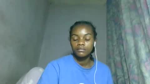 Snapshot of caella98 chatting on April 29, 7:45 am caella98 online show from April 29, 7:45 am