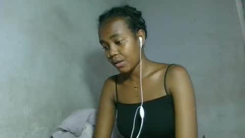 Snapshot of caella98 chatting on April 30, 7:09 pm caella98 online show from April 30, 7:09 pm