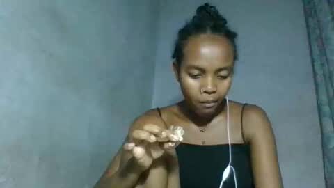 Snapshot of caella98 chatting on May 1, 1:26 pm caella98 online show from May 1, 1:26 pm
