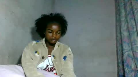 Snapshot of caella98 chatting on May 9, 6:07 am caella98 online show from May 9, 6:07 am