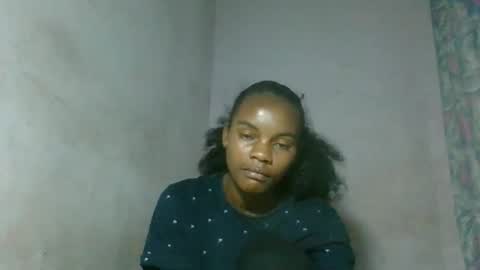 Snapshot of caella98 chatting on May 13, 7:17 am caella98 online show from May 13, 7:17 am