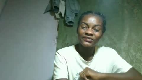 Snapshot of caella98 chatting on May 16, 6:39 pm caella98 online show from May 16, 6:39 pm
