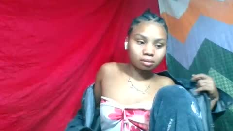 Snapshot of caella98 chatting on July 1, 7:54 am caella98 online show from July 1, 7:54 am