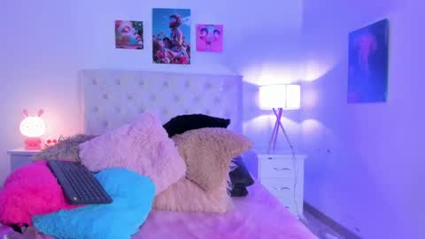 Snapshot of cailin_dione chatting on June 4, 3:12 am cailin_dione online show from June 4, 3:12 am