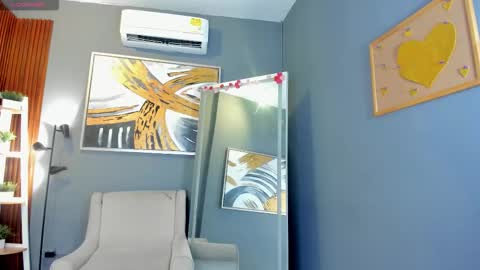 I am Katherine  online show from March 9, 10:52 am