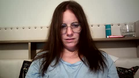 Caitie Citrine online show from December 4, 3:15 am