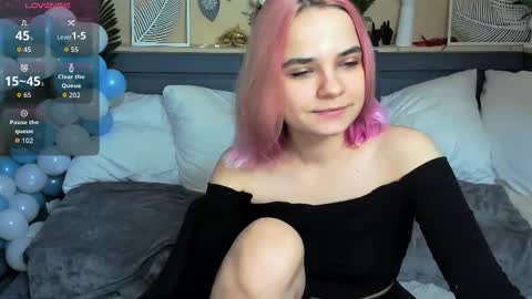 Snapshot of caitlin_crazy chatting on March 3, 10:32 am Gina online show from March 3, 10:32 am