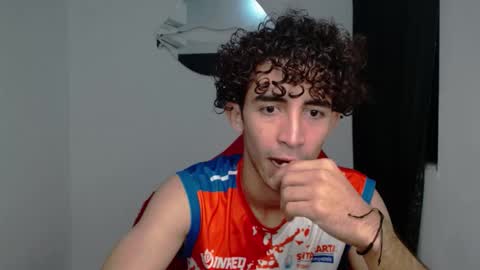 Snapshot of caius_fox chatting on February 5, 11:04 am caius online show from February 5, 11:04 am