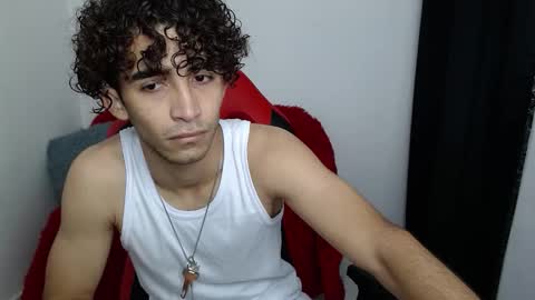 Snapshot of caius_fox chatting on February 7, 11:14 am caius online show from February 7, 11:14 am