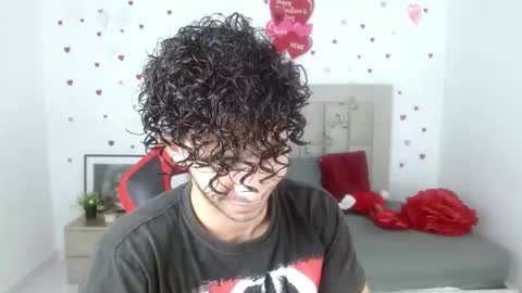 Snapshot of caius_fox chatting on March 2, 11:06 am caius online show from March 2, 11:06 am