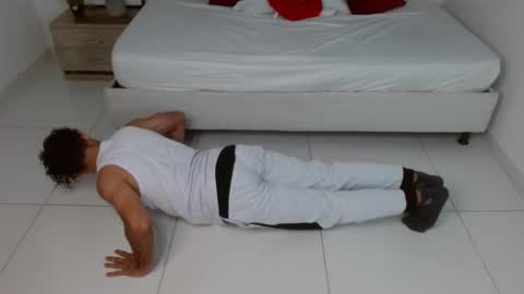 Snapshot of caius_fox chatting on March 20, 11:37 am caius online show from March 20, 11:37 am