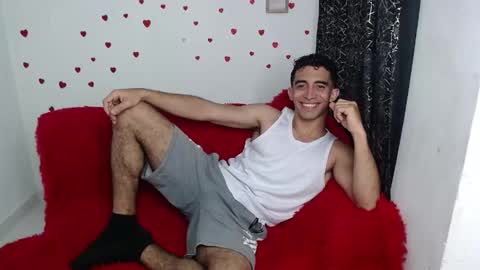 Snapshot of caius_fox chatting on March 24, 5:23 am caius online show from March 24, 5:23 am