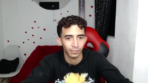 Snapshot of caius_fox chatting on March 30, 1:17 am caius online show from March 30, 1:17 am