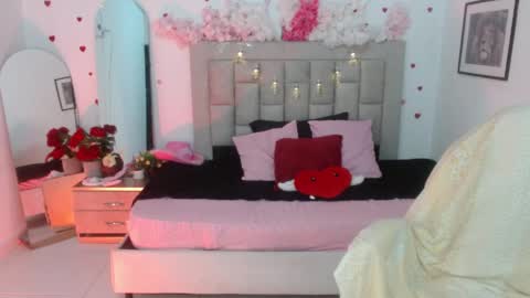 Snapshot of caius_fox chatting on March 31, 11:21 am caius online show from March 31, 11:21 am