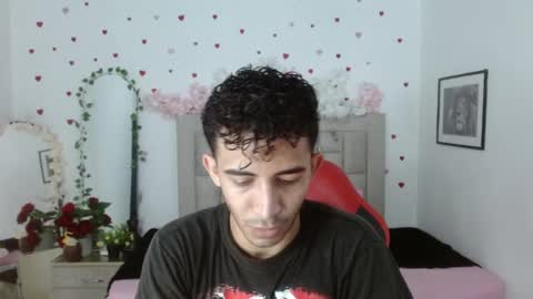 Snapshot of caius_fox chatting on April 1, 11:33 am caius online show from April 1, 11:33 am