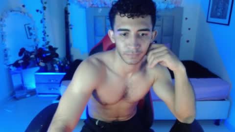 Snapshot of caius_fox chatting on April 1, 1:41 pm caius online show from April 1, 1:41 pm