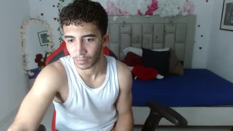 Snapshot of caius_fox chatting on April 4, 11:18 am caius online show from April 4, 11:18 am