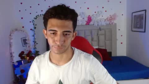 Snapshot of caius_fox chatting on April 9, 12:21 pm caius online show from April 9, 12:21 pm