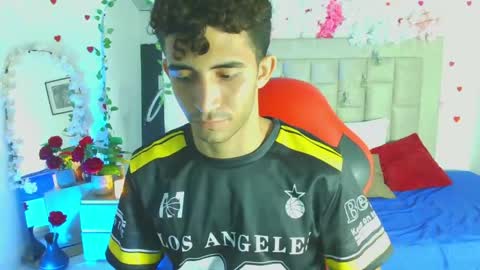 Snapshot of caius_fox chatting on April 10, 11:26 am caius online show from April 10, 11:26 am