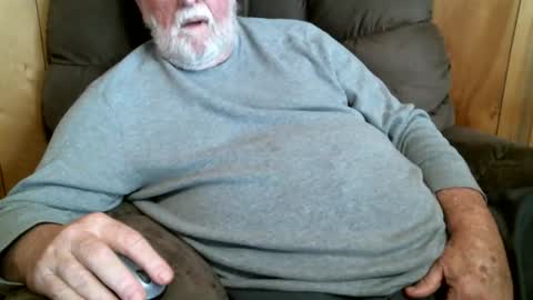 Snapshot of cajungrey75 chatting on January 31, 9:24 pm cajungrey online show from January 31, 9:24 pm