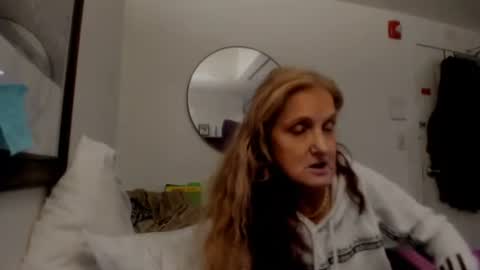 Snapshot of calaentemichele chatting on December 24, 9:39 am calaentemichele online show from December 24, 9:39 am