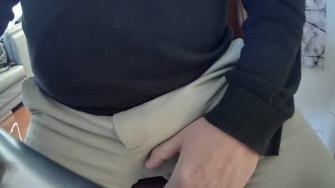 Snapshot of calc200 chatting on December 19, 5:18 pm calc200 online show from December 19, 5:18 pm