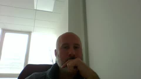 Snapshot of caldoski chatting on May 6, 11:04 am caldoski online show from May 6, 11:04 am