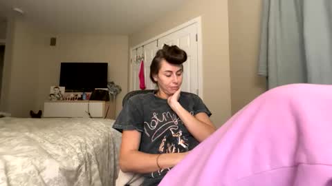 The Cali Cambri online show from October 13, 9:15 pm