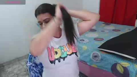 caliente_in_passion online show from July 10, 4:28 am
