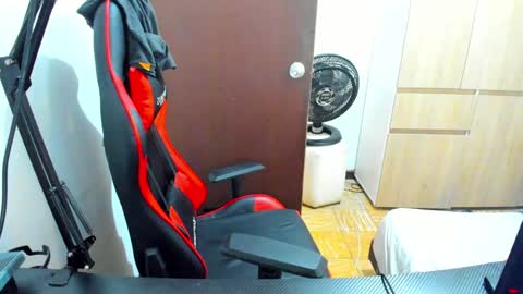 calihotcaliente27 online show from January 20, 1:11 pm