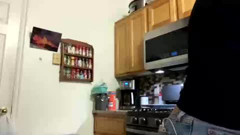 Snapshot of calishop1 chatting on January 18, 3:32 am calishop1 online show from January 18, 3:32 am