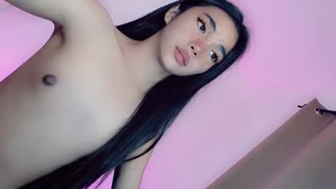 Snapshot of call_me_nina chatting on May 11, 4:15 pm call_me_nina online show from May 11, 4:15 pm