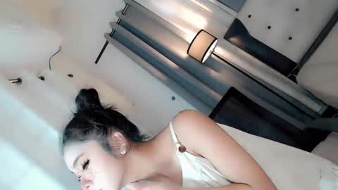 Snapshot of call_me_nina chatting on May 25, 2:17 am call_me_nina online show from May 25, 2:17 am