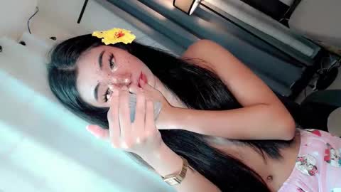 Snapshot of call_me_nina chatting on May 27, 1:02 am call_me_nina online show from May 27, 1:02 am