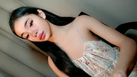 Snapshot of call_me_nina chatting on June 20, 1:09 am call_me_nina online show from June 20, 1:09 am