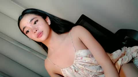 Snapshot of call_me_nina chatting on June 26, 9:52 pm call_me_nina online show from June 26, 9:52 pm