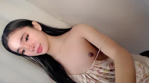 Snapshot of call_me_nina chatting on July 10, 12:48 am call_me_nina online show from July 10, 12:48 am