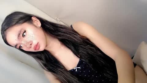 Snapshot of call_me_nina chatting on July 20, 11:40 pm call_me_nina online show from July 20, 11:40 pm