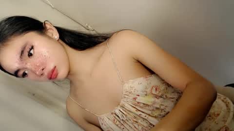 Snapshot of call_me_nina chatting on July 31, 12:10 am call_me_nina online show from July 31, 12:10 am