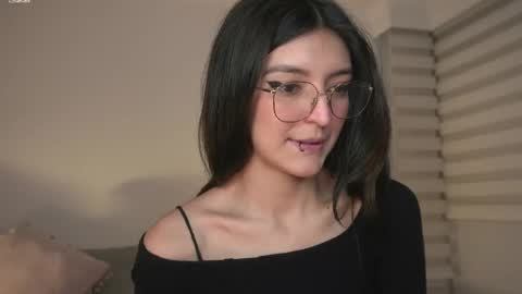   online show from April 18, 2:37 am