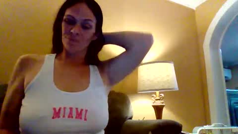 Snapshot of calli_girl420 chatting on April 9, 2:33 am Calli online show from April 9, 2:33 am