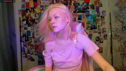 Robin online show from October 27, 11:03 am