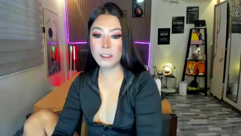 Snapshot of callme_ivyaguas chatting on July 18, 6:17 am IVY online show from July 18, 6:17 am