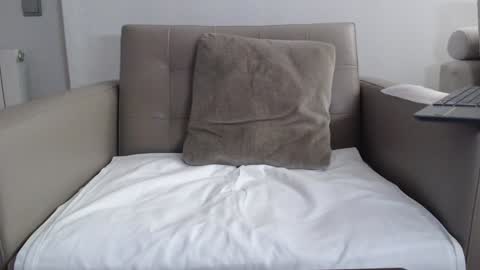 Snapshot of callme_kim chatting on March 10, 8:47 pm callme_kim online show from March 10, 8:47 pm
