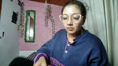 Snapshot of callme_lolas chatting on May 15, 11:23 pm paula online show from May 15, 11:23 pm