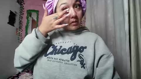 Snapshot of callme_lolas chatting on June 24, 2:54 am paula online show from June 24, 2:54 am