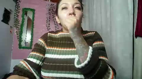 Snapshot of callme_lolas chatting on July 1, 2:13 am paula online show from July 1, 2:13 am