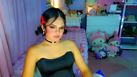 Snapshot of callme_mia chatting on February 3, 6:40 am Mia online show from February 3, 6:40 am