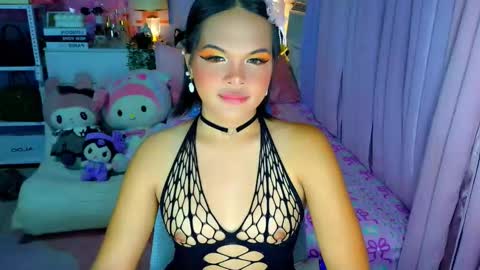 Snapshot of callme_mia chatting on March 9, 4:05 am Mia online show from March 9, 4:05 am